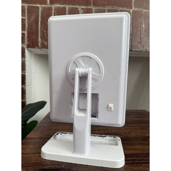 Standing light up vanity mirror - Picture 6 of 8